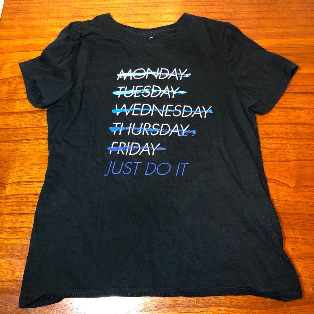 Nike kids short sleeve tee